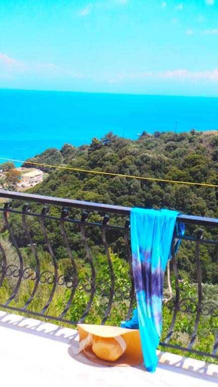 Fiore Hill Sea View Studios Vasilikí Exteriör bild